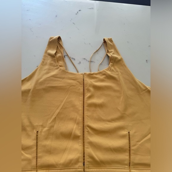 Nike Yoga Luxe Cropped Tank - Picture 5 of 9